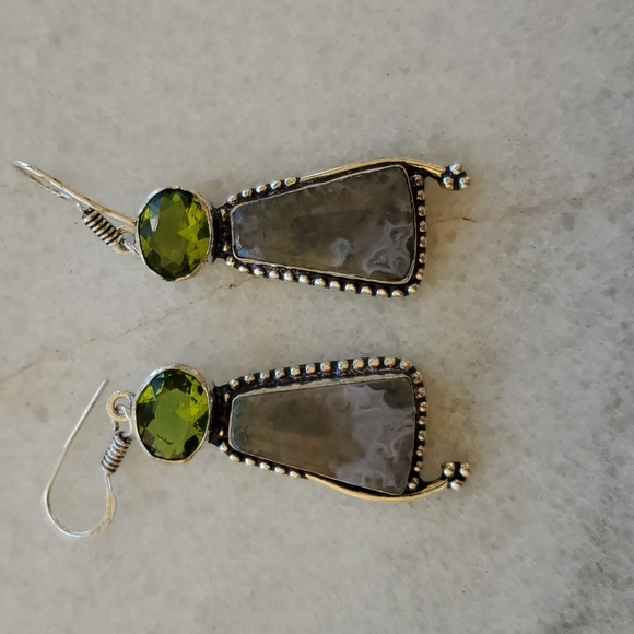 New Ocean "Orca" Agate Palm & Peridot 925 Silver Dangle Earrings. - Picture 6 of 9